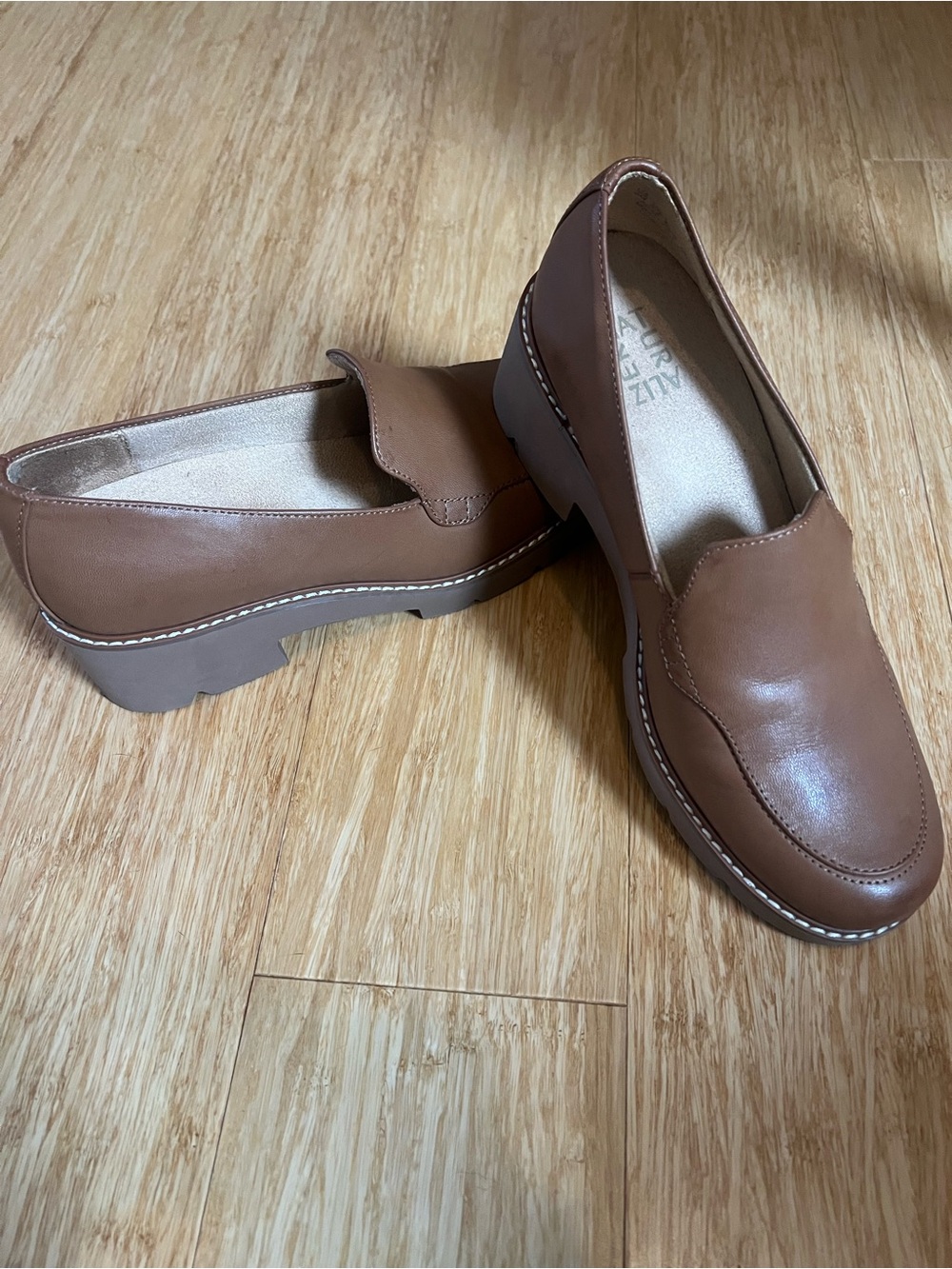 Naturalizers Women’s Brown Leather Platform Loafers